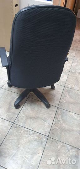 Компьютерное кресло