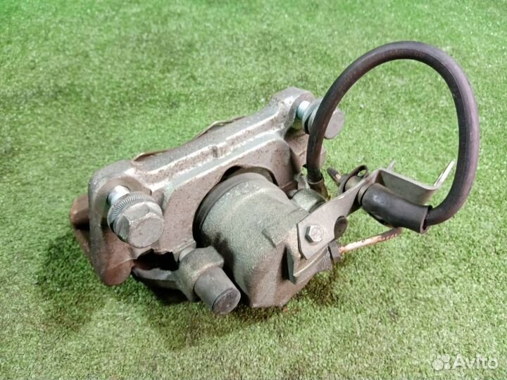 Суппорт тормозной передний правый Audi A4 8E B6