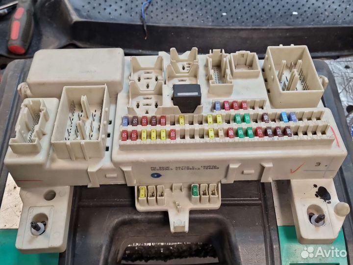 Блок предохронителей mazda 3 bk BS3E-66-730 C