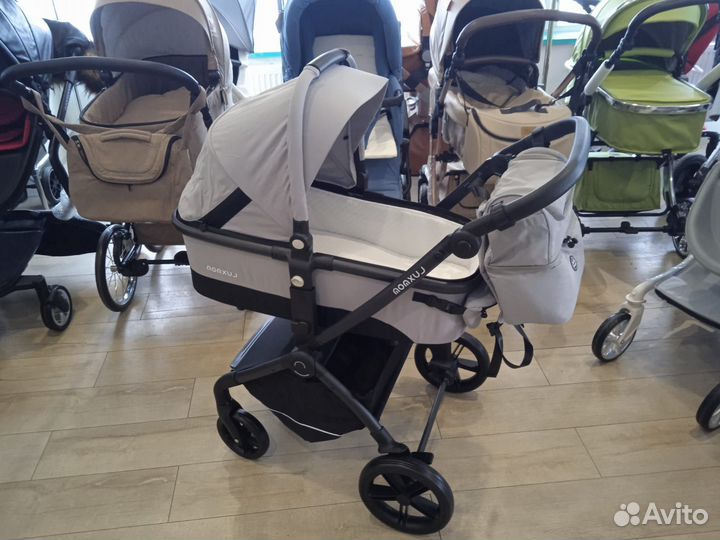 Коляска складывающаяся
