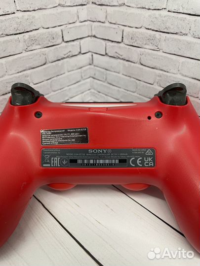 Геймпад Sony PS4 оригинал красный