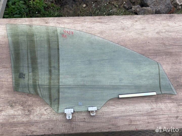 Стекло двери переднее левое Nissan Teana L33