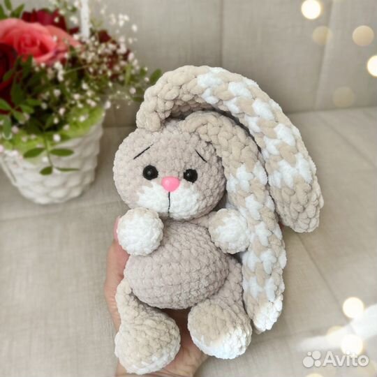 Плюшевый вязаный зайка зайчик символ 2023 года