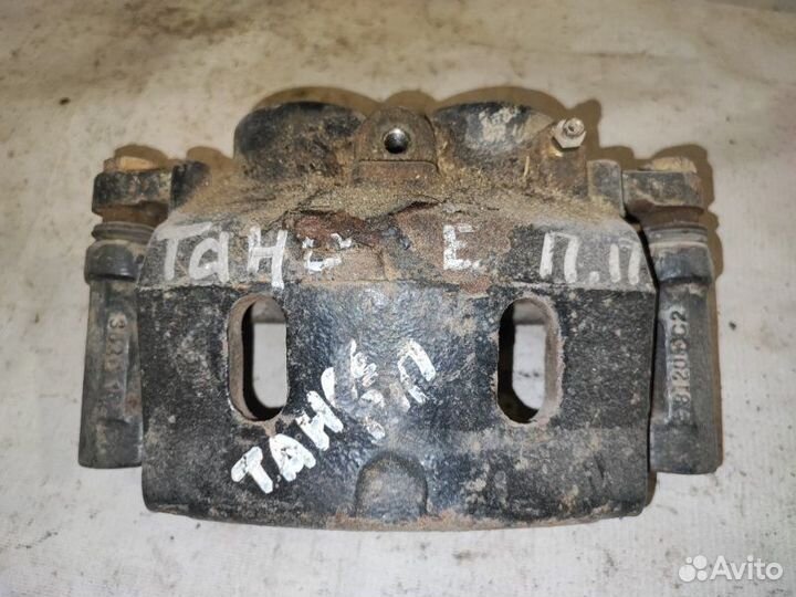 Суппорт передний правый Chevrolet Tahoe 3