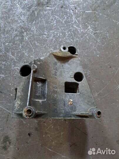 Кронштейн кондиционера на BMW E53