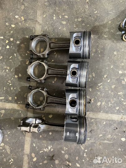Поршня шатуны
