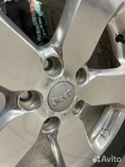 Зимние шины на дисках для Jeep Grand Cherokee