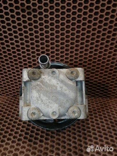 Насос гура Jaguar Xf X250 3.0 2010