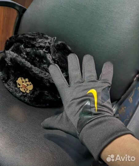 Перчатки nike hyperwarm