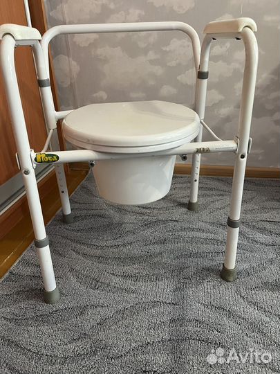 Санитарное кресло туалет