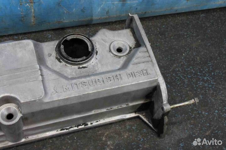 Крышка головки блока цилиндра Mitsubishi Chariot