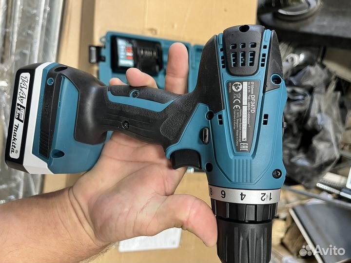 Шуруповерт Makita DF347DWE