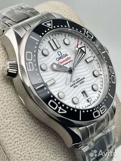 Часы omega seamaster 300m diver white dial