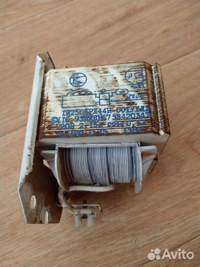 Электромагн пускорег аппарат 1И250дрл44Н дроссель