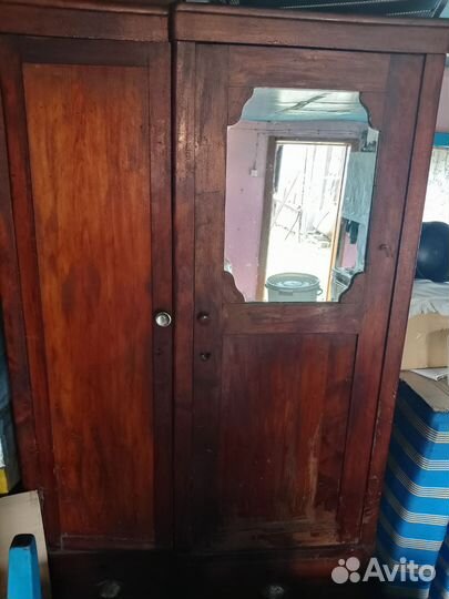 Шифоньер старинный