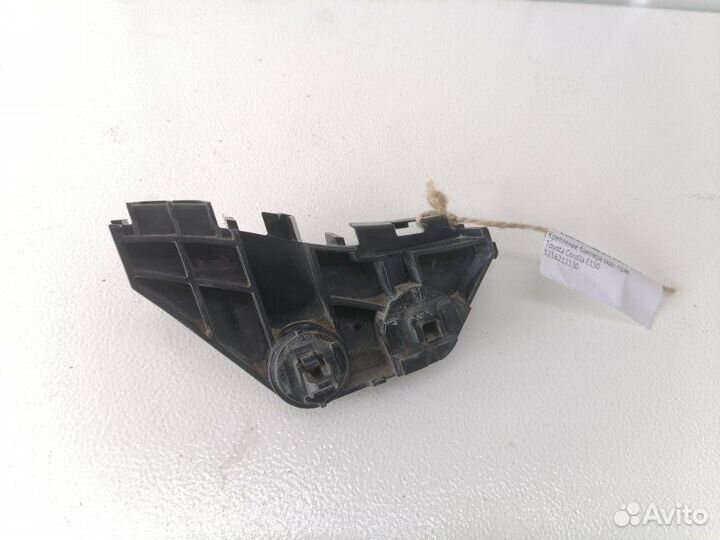 Крепление бампера заднее правое Toyota Corolla