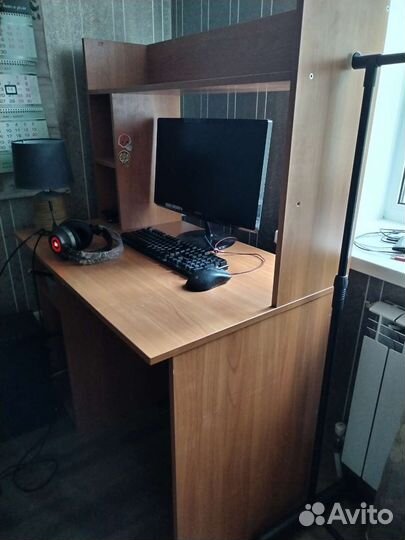 Компьютерный стол