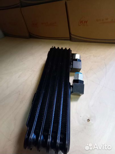 Радиатор масляный двигателя Mitsubishi Pajero 3