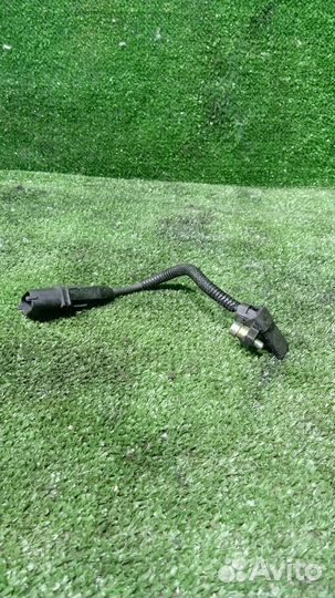 Датчик положения коленвала Opel Astra