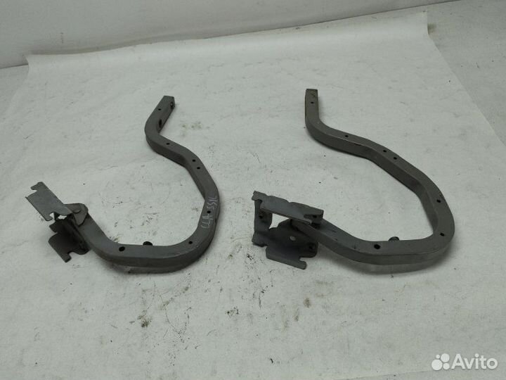 Петля крышки багажника Nissan Almera Classic