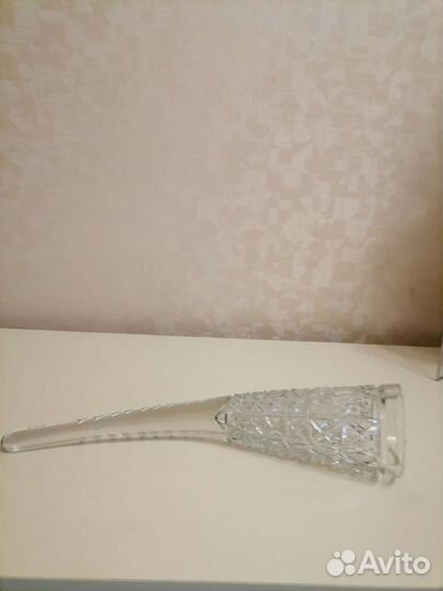 Хрустальная ваза и рог