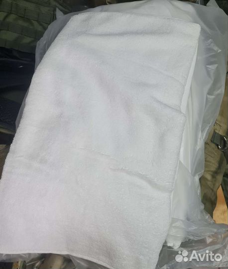 Полотенце махровое белое 