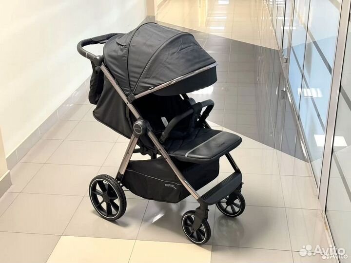 Прогулочная коляска новая