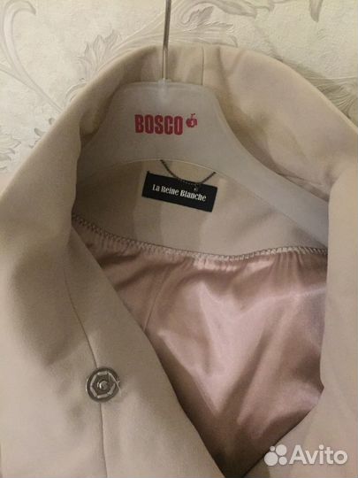 Короткле пальто с поясом