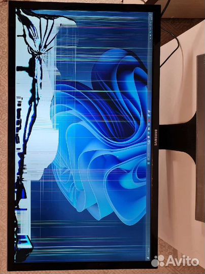 Монитор разбитый Samsung 28