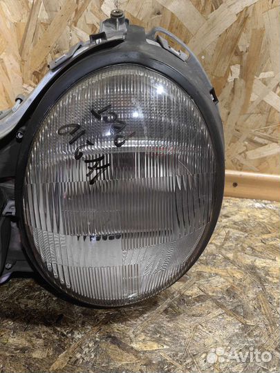 Фара Левая Мерседес E210 W210 бу Оригинал Хелла