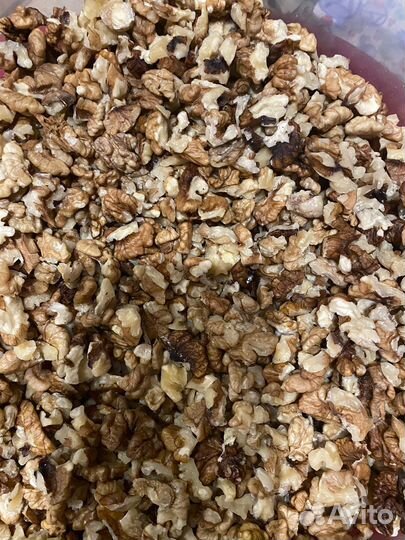 Орех грецкий бабочка