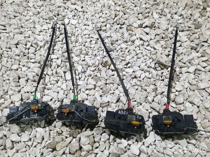 Замок двери Шевроле Авео Т300