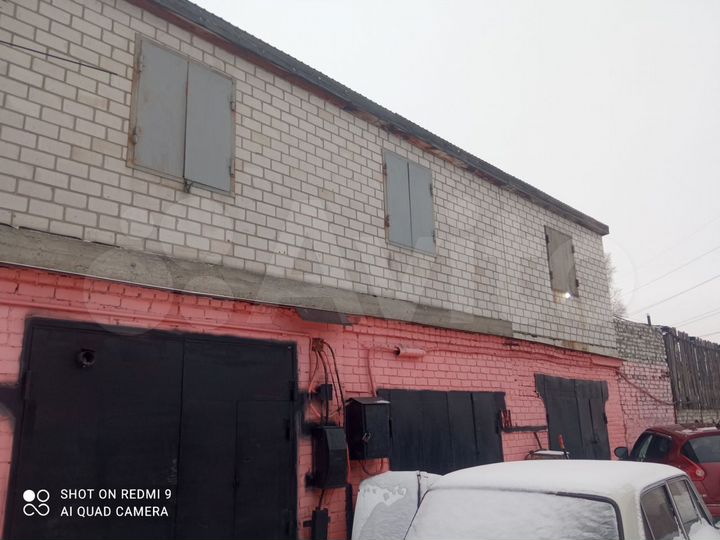 Гараж, > 30 м²