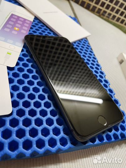 iPhone 8 plus 64gb