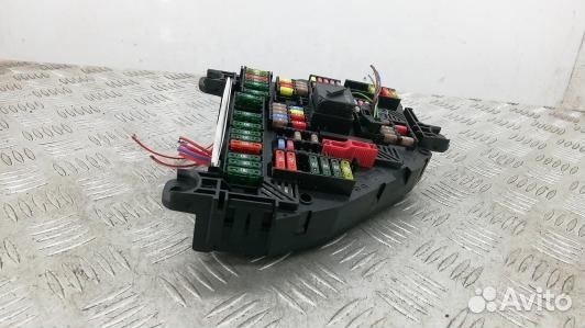 Блок предохранителей BMW 5 F10/F11 (1BE18M101)