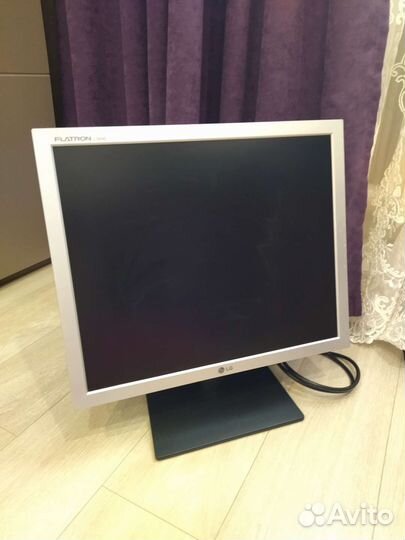 Монитор LG flatron L1919s как новый