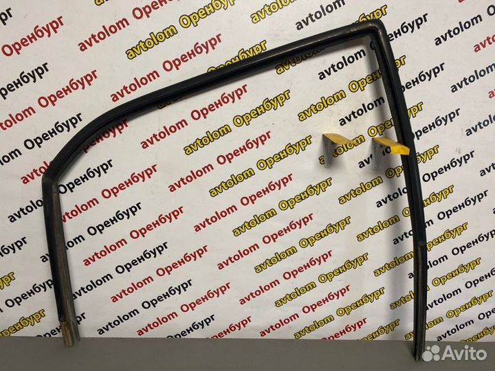 Уплотнитель стекла двери задний правый Daewoo