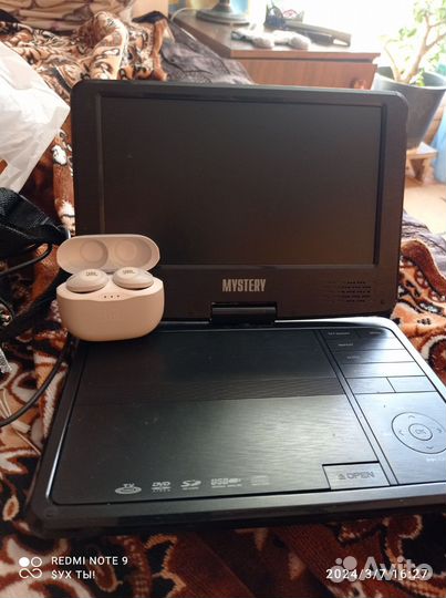 Портативный видеопроигрыватель для автомобиля