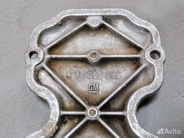 Клапанная крышка Opel Kadett E 1985