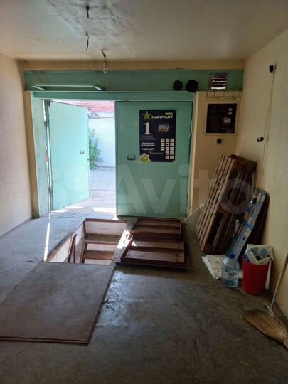 Гараж, > 30 м²