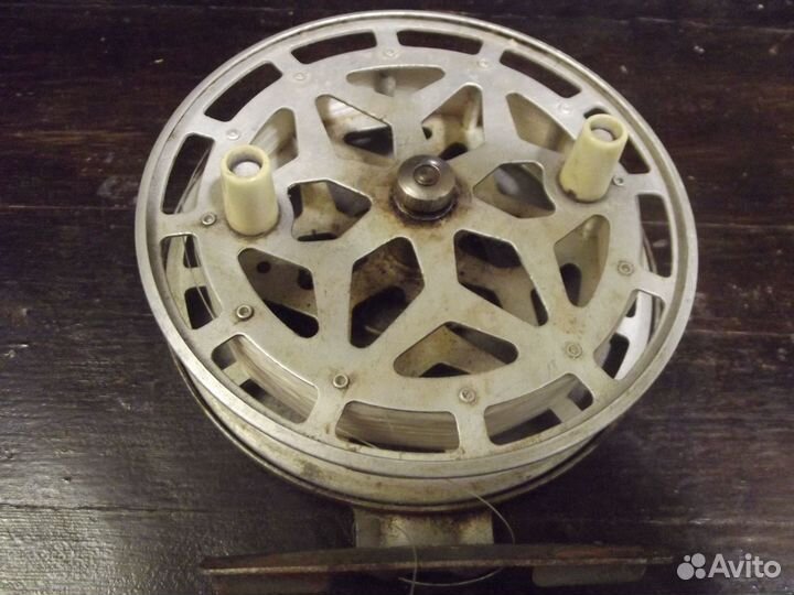 Катушки инерционные СССР 6 шт+5 шт мелких+ножи