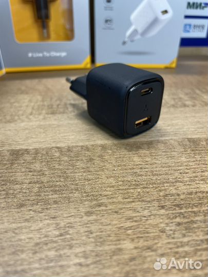 Зарядное устройство GaN VoltMe Revo 30