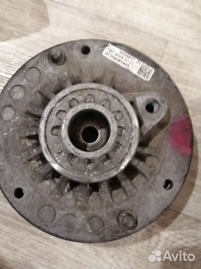 Опора амортизатора верхняя BMW 6855817. 01