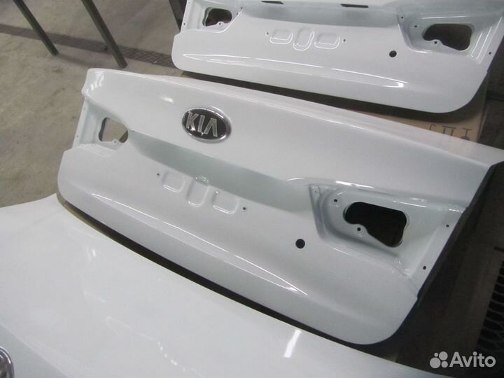 Крышка багажника Kia rio 3 в цвет белая