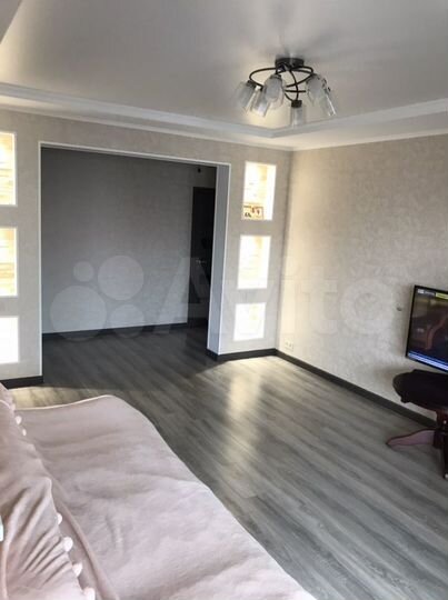 3-к. квартира, 94 м², 3/15 эт.