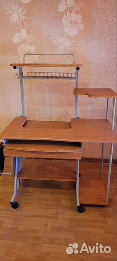 Компьютерный стол