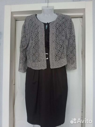 Нарядное платье с кружевной накидкой