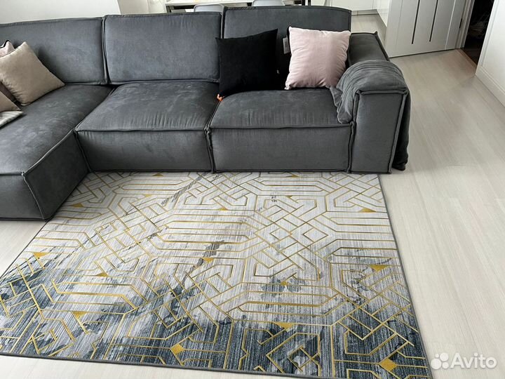Ковер для стильного интерьера, новый