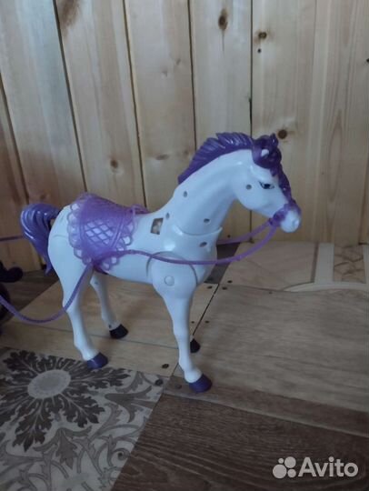 Карета с лошадью