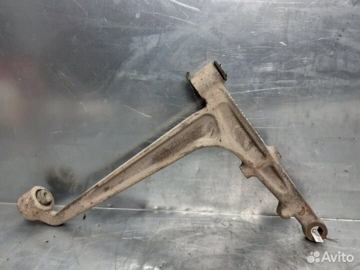 Рычаг передний нижний правый Volkswagen